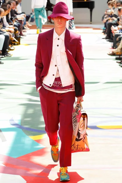 Look 27